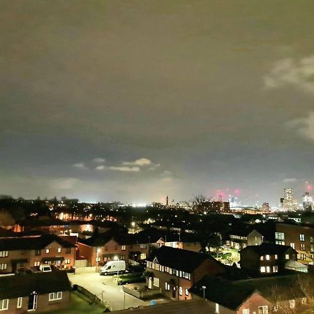 1-Bedroom Aprt In Salford- Freeparking- Sleeps3 แมนเชสเตอร์ ภายนอก รูปภาพ