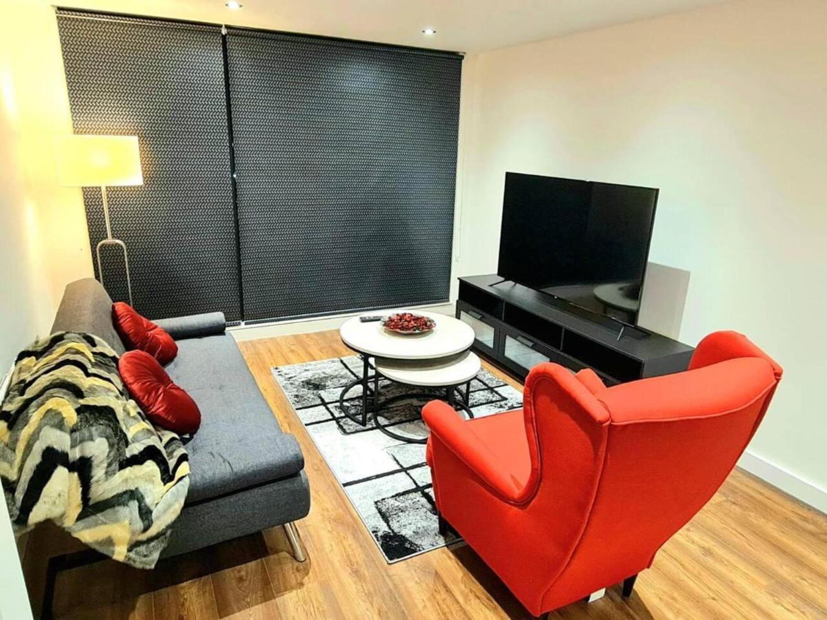 1-Bedroom Aprt In Salford- Freeparking- Sleeps3 แมนเชสเตอร์ ภายนอก รูปภาพ